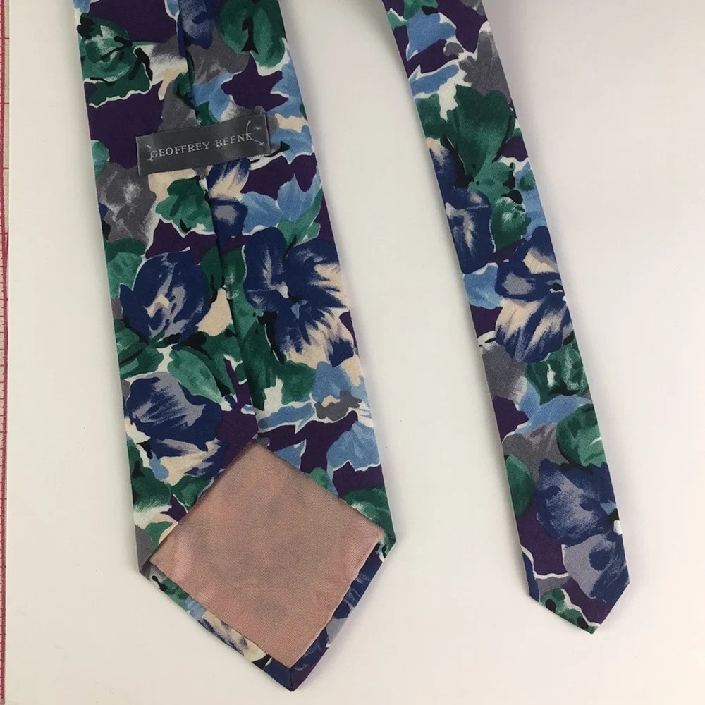 Vintage Geoffrey Beene Tie Purple Floral Cotton Print